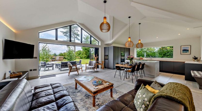 Photo of 3 Bed in Llanbedr Dyffryn Clwyd