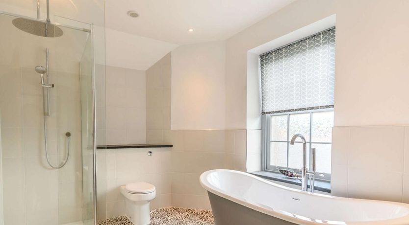 Photo of 2 Bed in Tenby