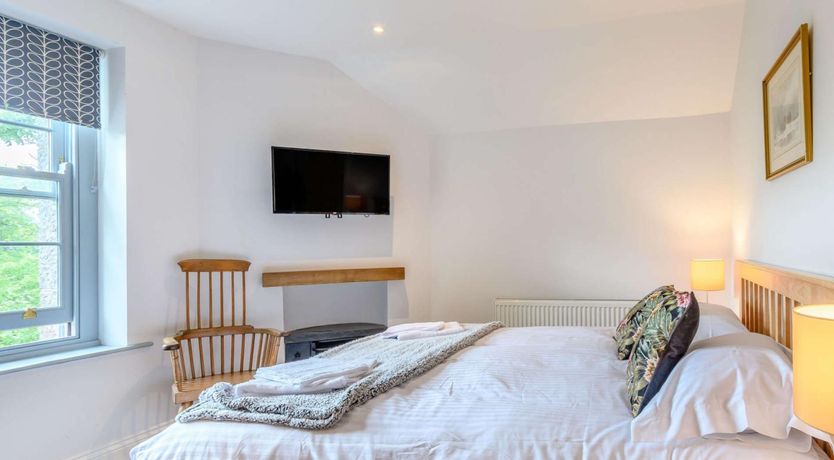 Photo of 2 Bed in Tenby