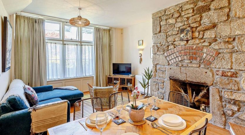 Photo of 1 Bed in Gulval