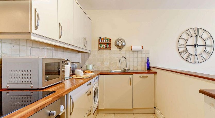 Photo of 1 Bed in Gulval