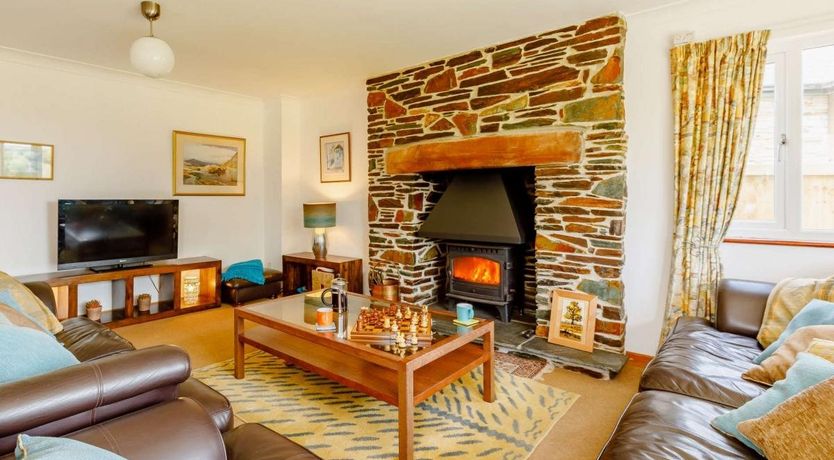 Photo of 4 Bed in Lynstone