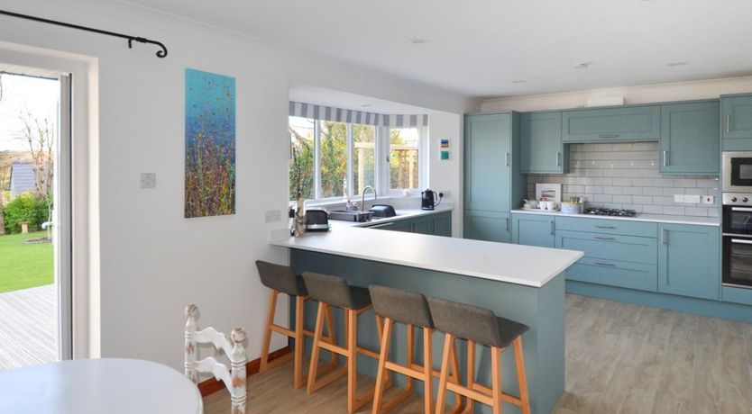 Photo of 4 Bed in Lynstone