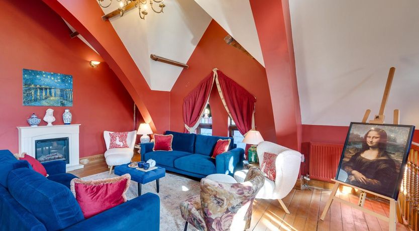 Photo of 5 Bed in Keighley