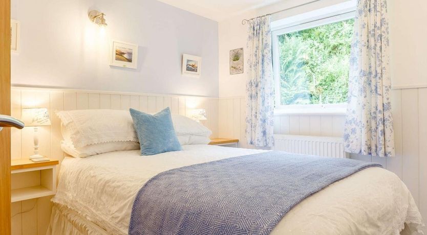 Photo of 2 Bed in Downderry