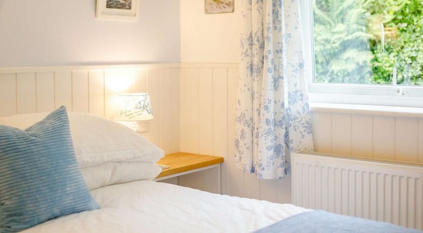 Photo of 2 Bed in Downderry