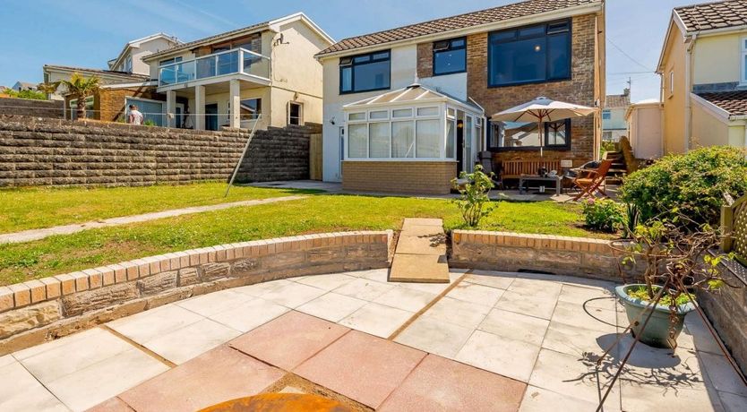Photo of 4 Bed in Ogmore-by-Sea