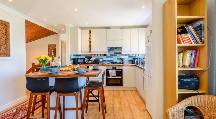 Photo of 4 Bed in Ogmore-by-Sea