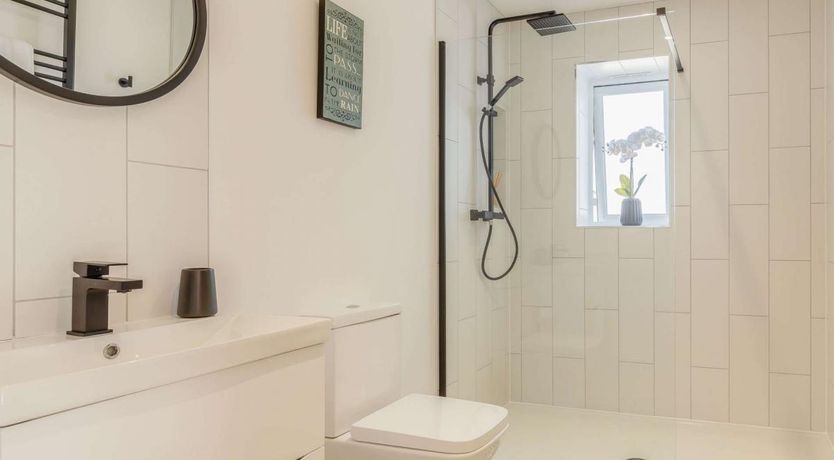 Photo of 3 Bed in Sinns Common