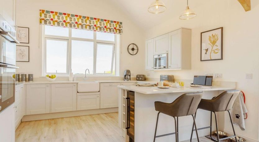 Photo of 3 Bed in Sinns Common