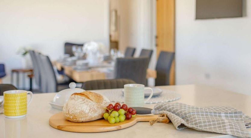 Photo of 3 Bed in Sinns Common