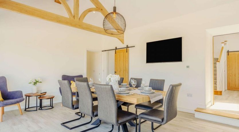 Photo of 3 Bed in Sinns Common