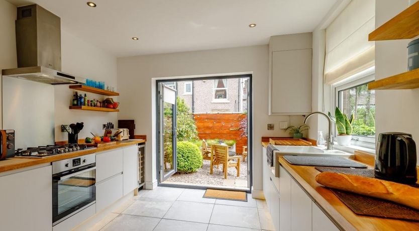 Photo of 3 Bed in Chapel-en-le-Frith