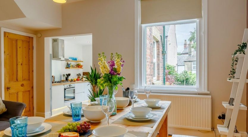 Photo of 3 Bed in Chapel-en-le-Frith