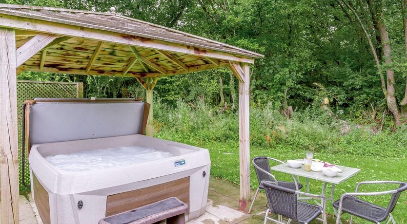 Photo of 2 Bed in Notter