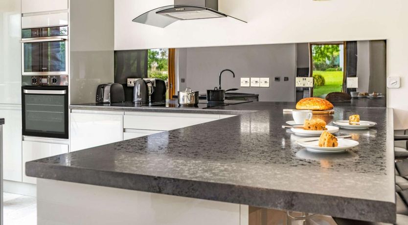 Photo of 2 Bed in Usk-