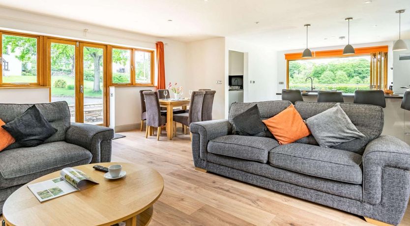 Photo of 2 Bed in Usk-