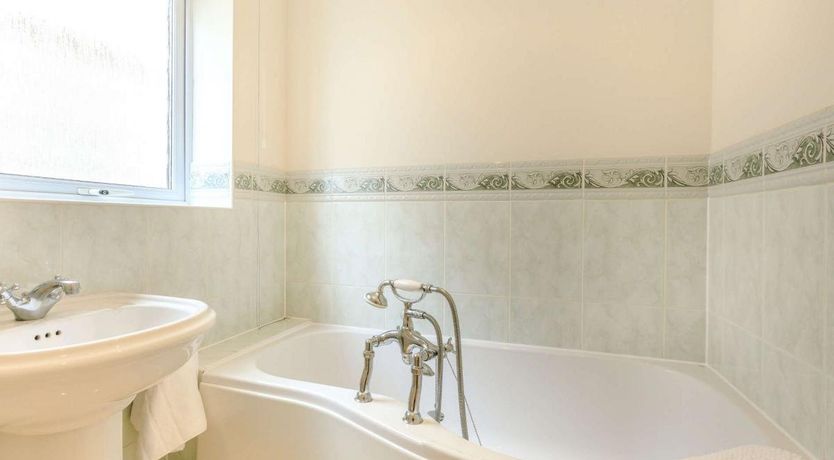 Photo of 3 Bed in Weston-super-Mare