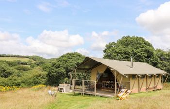 Bumble @ Stars & Embers Glamping Holiday Cottage