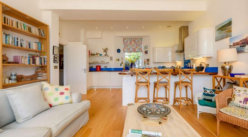 Photo of 3 Bed in Tenby