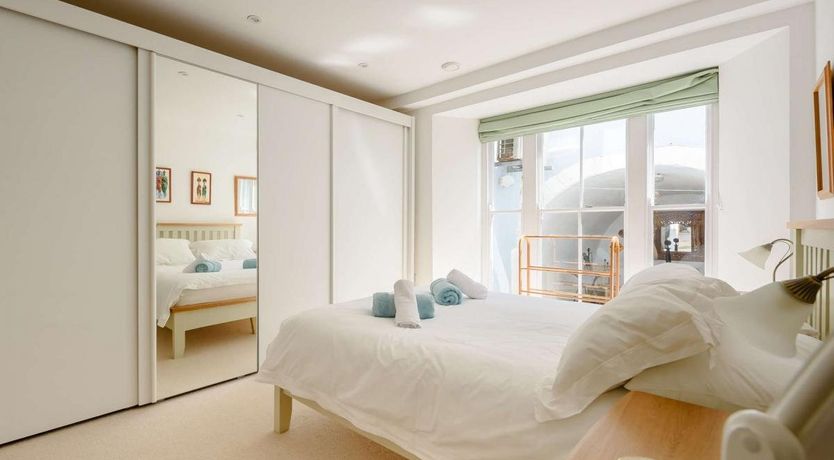 Photo of 3 Bed in Tenby