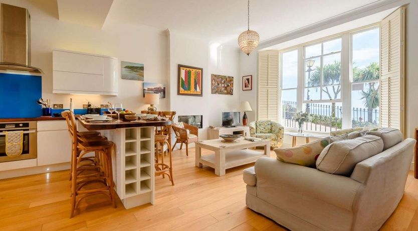 Photo of 3 Bed in Tenby