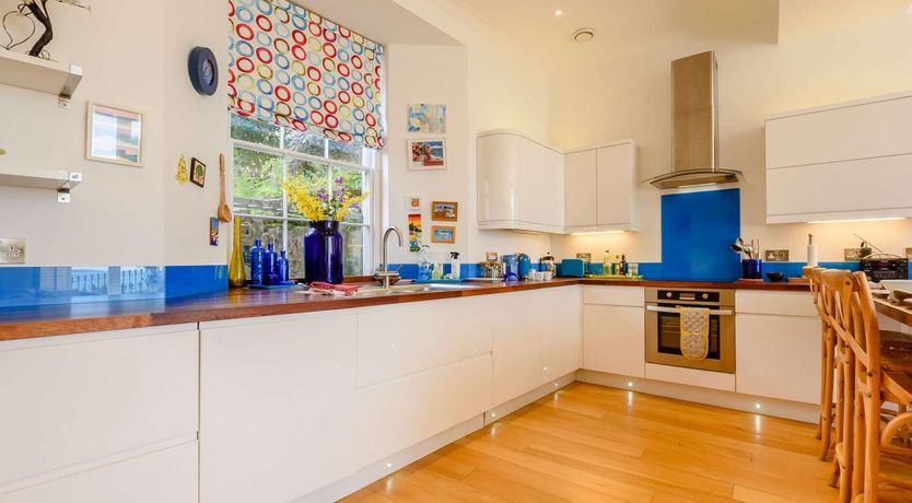 Photo of 3 Bed in Tenby
