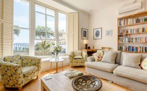 Photo of 3 Bed in Tenby