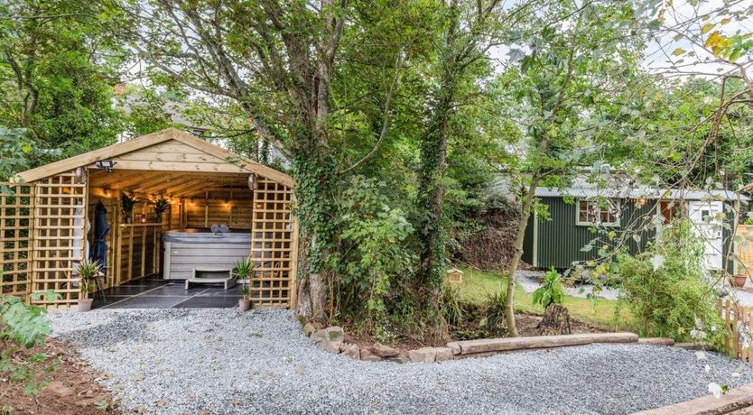 Photo of Log Cabin in North Cornwall