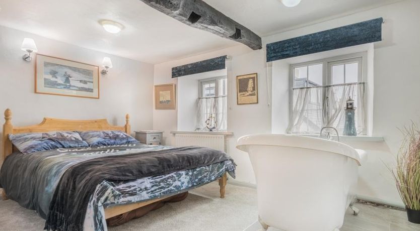 Photo of 3 Bed in Baycliff