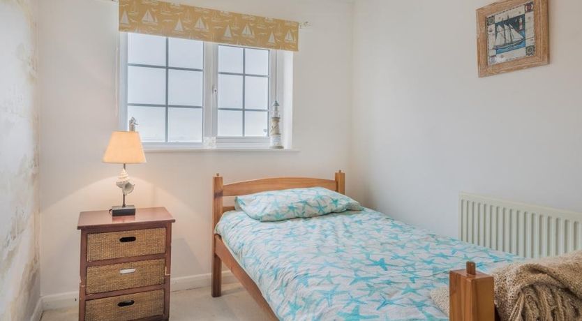 Photo of 3 Bed in Baycliff