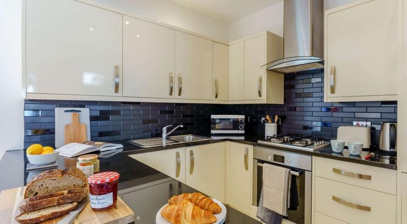 Photo of 3 Bed in Eastbourne