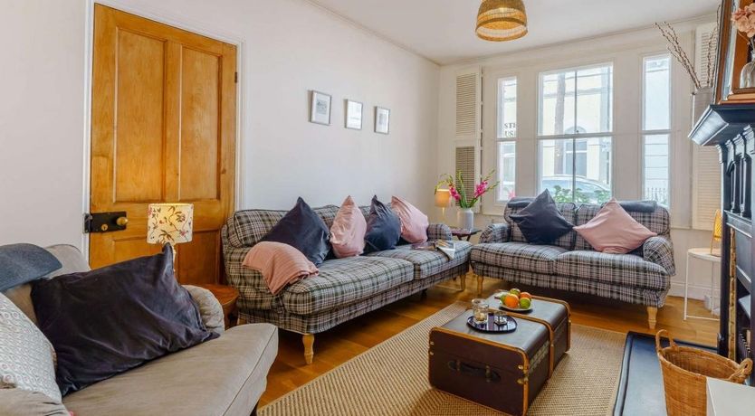 Photo of 3 Bed in Eastbourne