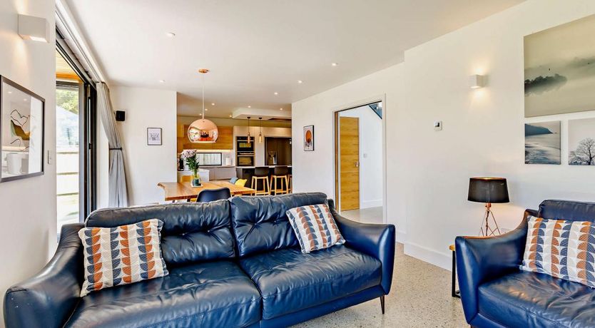 Photo of 4 Bed in Stratton