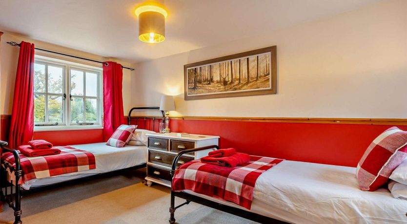 Photo of 3 Bed in Aldborough