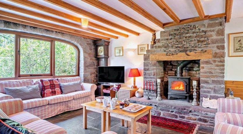 Photo of 4 Bed in Talybont-on-Usk