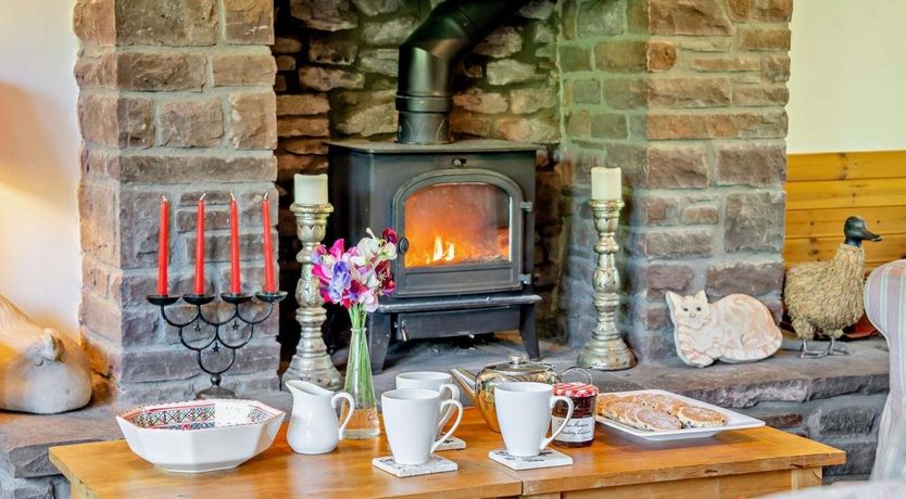 Photo of 4 Bed in Talybont-on-Usk