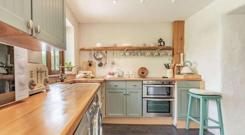 Photo of 2 Bed in Llangwm