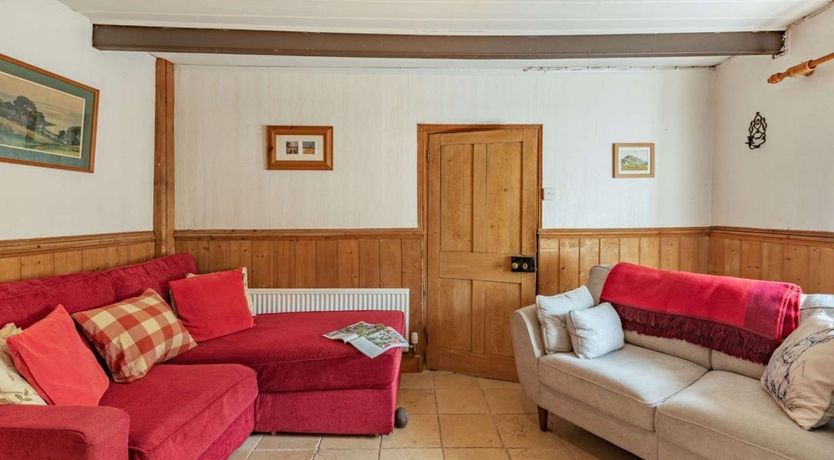 Photo of 2 Bed in Llangwm