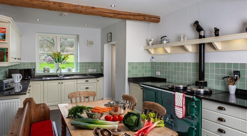 Photo of 4 Bed in Llandefaelog Fach