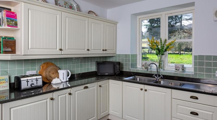 Photo of 4 Bed in Llandefaelog Fach