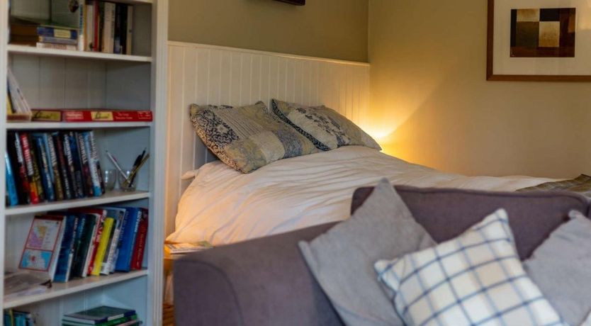 Photo of 1 Bed in Hoff