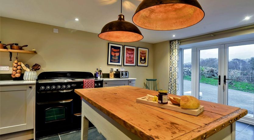 Photo of 3 Bed in Tyn Y Groes