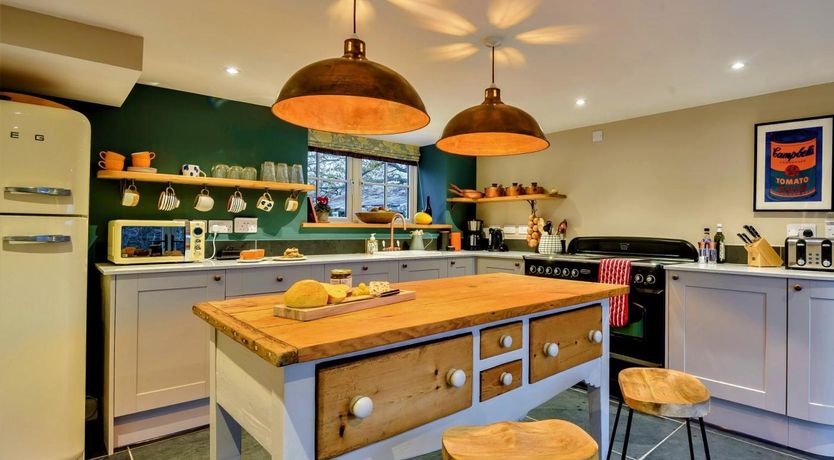 Photo of 3 Bed in Tyn Y Groes