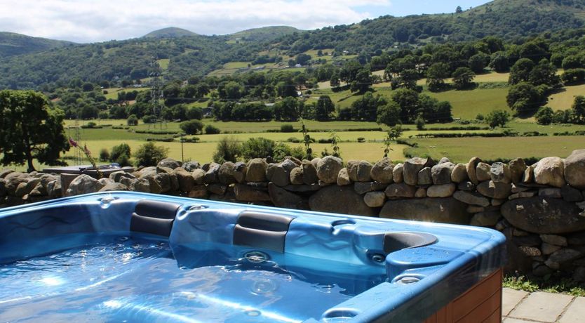 Photo of 3 Bed in Tyn Y Groes