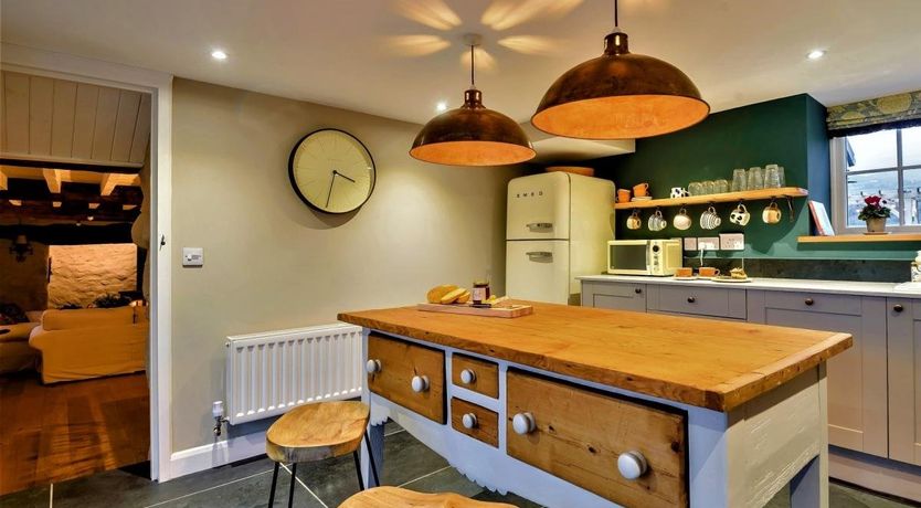 Photo of 3 Bed in Tyn-y-Groes