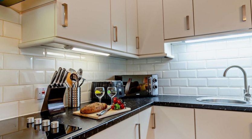 Photo of 2 Bed in Tenby