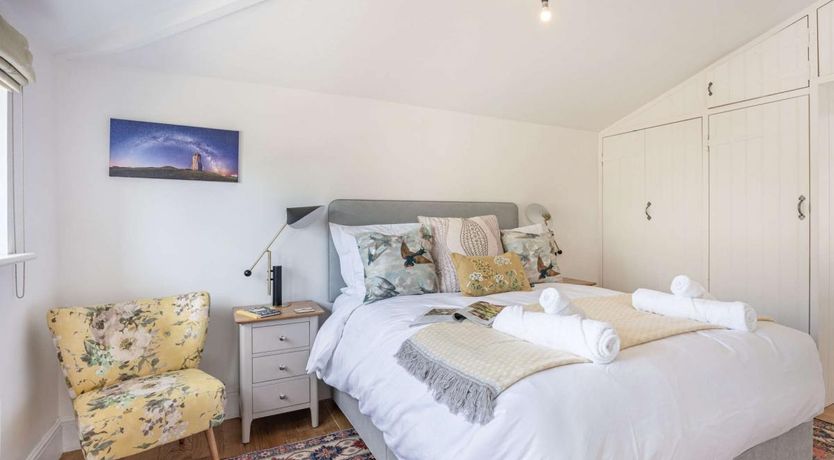 Photo of 1 Bed in Chale Green