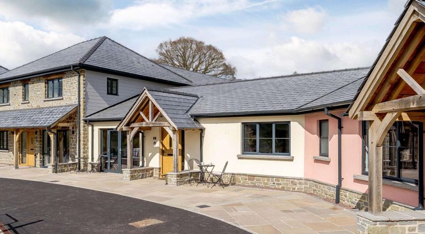 Photo of 2 Bed in Usk-