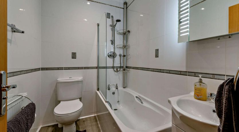 Photo of 2 Bed in Tenby
